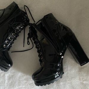Black boots, again in my closet list